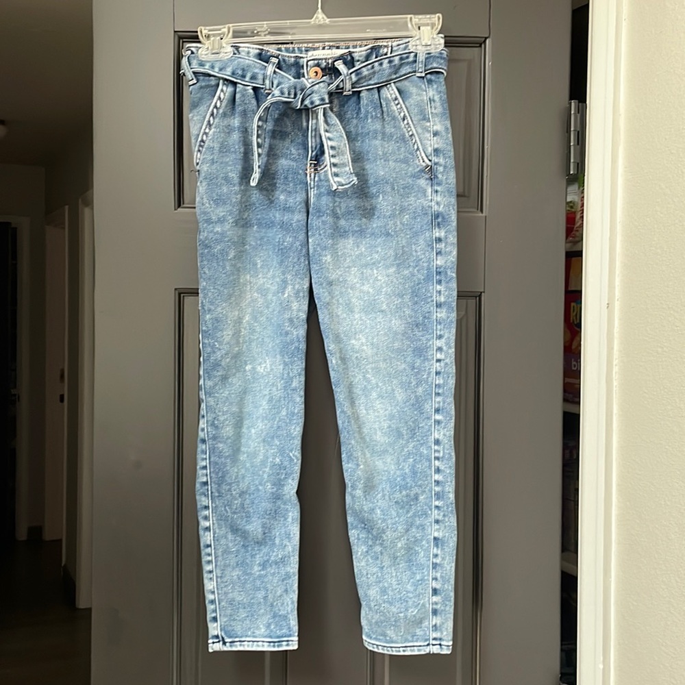Abercrombie and Fitch girls high rise mini mom jean